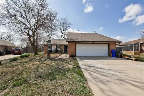 804 Smalley Dr, Norman, OK 73071