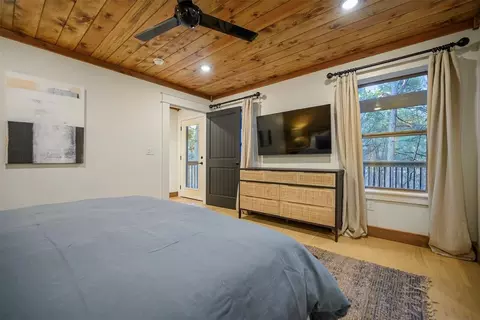 Bedroom - 20 Resting River Trl, Broken Bow, OK 74728 photo 7 of 9