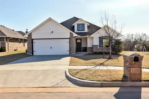 3200 Cookson Point Dr, Edmond, OK 73012