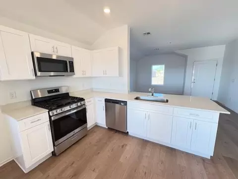Kitchen - 436 Silas Dr, Tuttle, OK 73089 photo 1 of 3