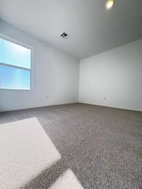 Bedroom - 436 Silas Dr, Tuttle, OK 73089 photo 4 of 4