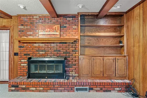 Living - 300 Terrace Dr, Watonga, OK 73772 photo 3 of 4