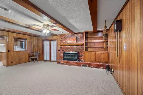 Living - 300 Terrace Dr, Watonga, OK 73772 photo 1 of 4