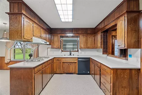Kitchen - 300 Terrace Dr, Watonga, OK 73772 photo 1 of 2