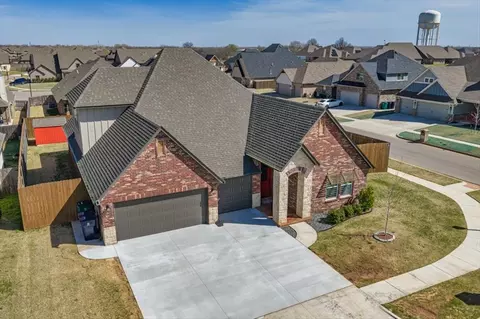 300 Bray Ln, Yukon, OK 73099