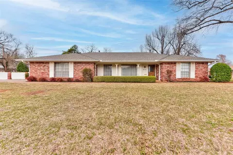 3521 Sunvalley Dr, Midwest City, OK 73110