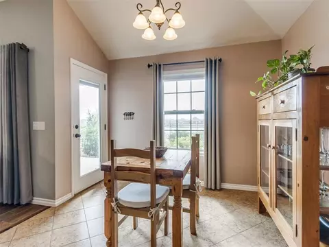 Dining - 1524 Rangeline Rd, Norman, OK 73071 photo 2 of 4