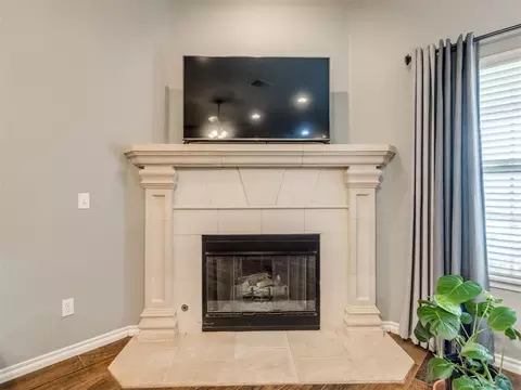 Living - 1524 Rangeline Rd, Norman, OK 73071 photo 3 of 3