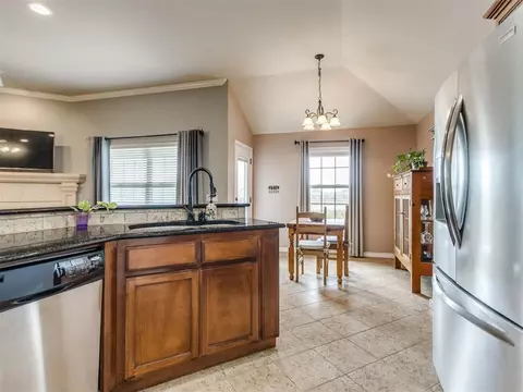 Kitchen - 1524 Rangeline Rd, Norman, OK 73071 photo 3 of 3