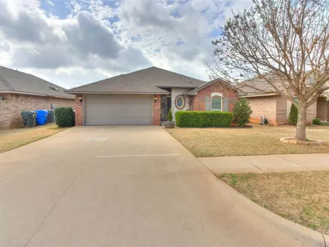 Exterior - 1524 Rangeline Rd, Norman, OK 73071 photo 1 of 4