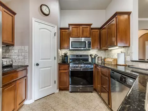 Kitchen - 1524 Rangeline Rd, Norman, OK 73071 photo 2 of 3