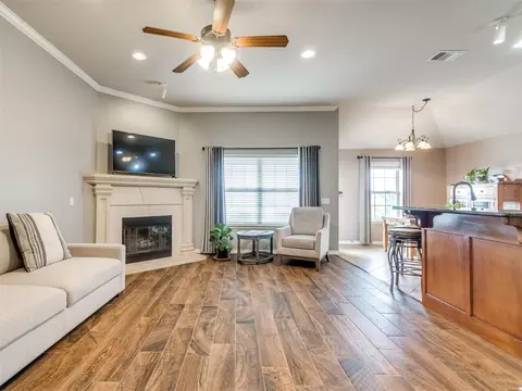 Living - 1524 Rangeline Rd, Norman, OK 73071 photo 2 of 3