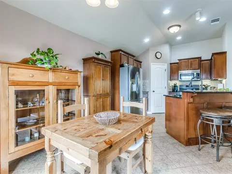 Dining - 1524 Rangeline Rd, Norman, OK 73071 photo 3 of 4