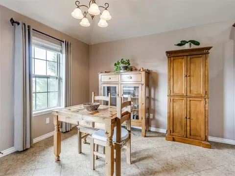 Dining - 1524 Rangeline Rd, Norman, OK 73071 photo 1 of 4