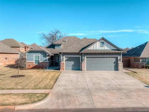 2809 Cedar Creek Dr, Moore, OK 73160