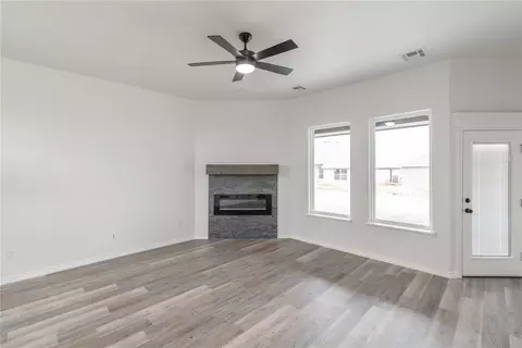 478 Hackberry Ln, Washington, OK 73093 photo 9