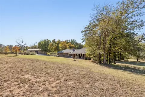 Exterior - 10525 Candy Ln, Guthrie, OK 73044 photo 6 of 9