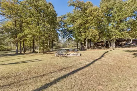 Exterior - 10525 Candy Ln, Guthrie, OK 73044 photo 7 of 9