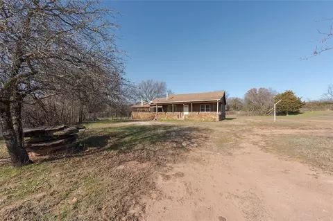 Exterior - 330348 E 1010 Rd, Harrah, OK 73045 photo 5 of 9