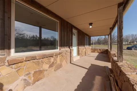 Exterior - 330348 E 1010 Rd, Harrah, OK 73045 photo 4 of 9