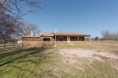 Exterior - 330348 E 1010 Rd, Harrah, OK 73045 photo 3 of 9