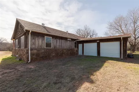 Exterior - 330348 E 1010 Rd, Harrah, OK 73045 photo 6 of 9
