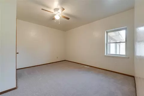 Bedroom - 330348 E 1010 Rd, Harrah, OK 73045 photo 3 of 4
