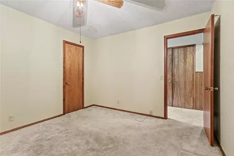 Bedroom - 824 N Hunt Ave, Hydro, OK 73048 photo 4 of 5