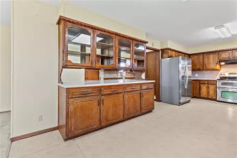 Kitchen - 824 N Hunt Ave, Hydro, OK 73048 photo 1 of 4