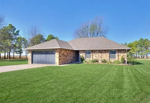 5345 Pine Creek Rd, Calumet, OK 73014