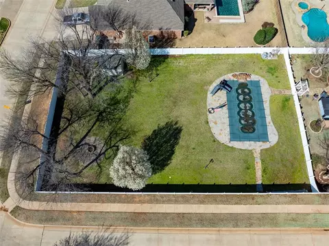 421 War Eagle Ln, Yukon, OK 73099 photo 3