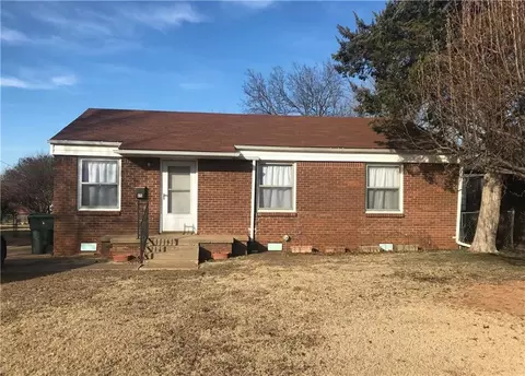 415 Showalter Dr, Midwest City, OK 73110