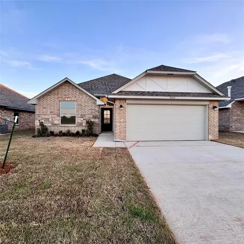 9304 NW 143rd St, Yukon, OK 73099