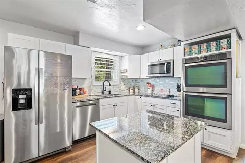 Kitchen - 4923 Oakbrook Dr, Norman, OK 73026 photo 3 of 4