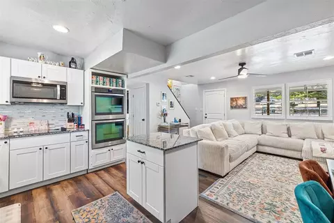 Kitchen - 4923 Oakbrook Dr, Norman, OK 73026 photo 1 of 4