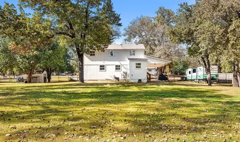 Exterior - 4923 Oakbrook Dr, Norman, OK 73026 photo 7 of 8