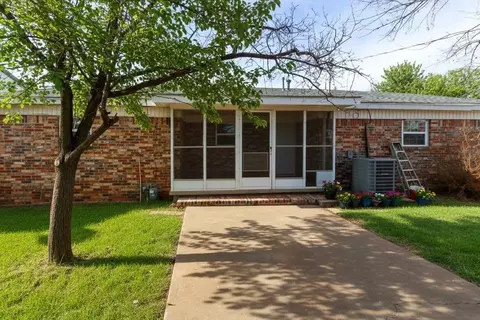 Exterior - 916 N Lee St, Altus, OK 73521 photo 1 of 1