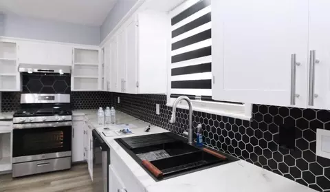 Kitchen - 916 N Lee St, Altus, OK 73521 photo 1 of 7