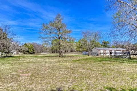 Exterior - 1609 E Post Oak Rd, Norman, OK 73072 photo 11 of 11