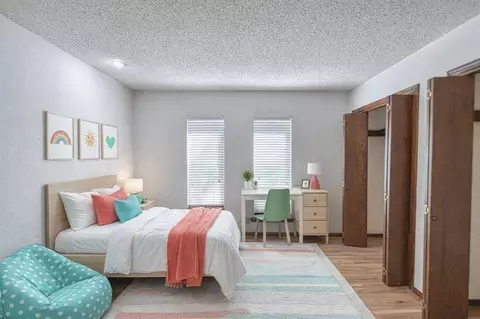 Bedroom - 1609 E Post Oak Rd, Norman, OK 73072 photo 3 of 4