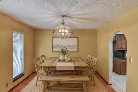 Dining - 1609 E Post Oak Rd, Norman, OK 73072 photo 1 of 1