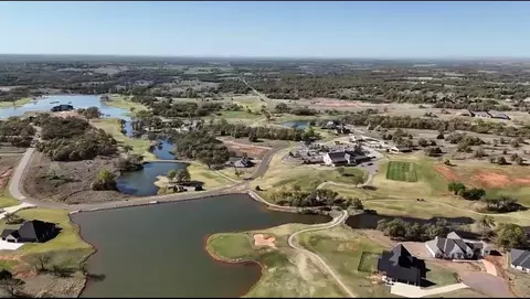 2307 Clubhouse Dr, Blanchard, OK 73010