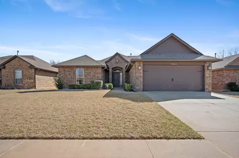 10624 SW 35th St, Yukon, OK 73099