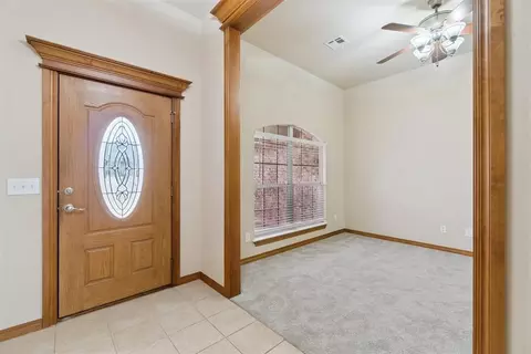 Entry Way - 6905 Rolling Mdws, Tuttle, OK 73089 photo 2 of 3