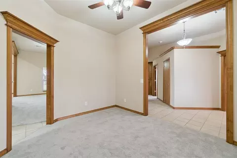Living - 6905 Rolling Mdws, Tuttle, OK 73089 photo 2 of 7