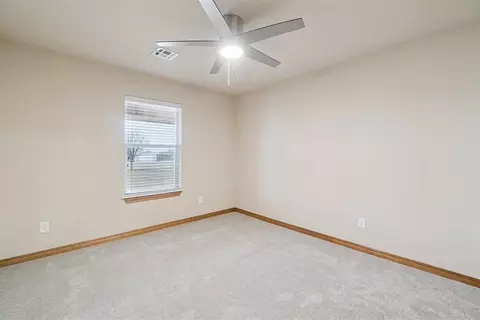 Bedroom - 6905 Rolling Mdws, Tuttle, OK 73089 photo 6 of 8