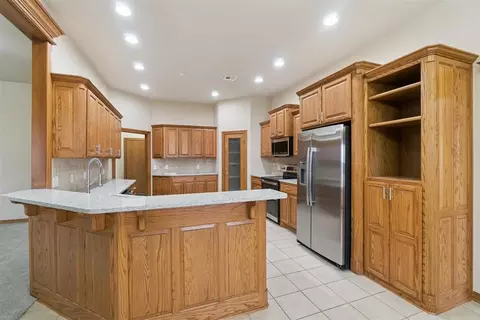 Kitchen - 6905 Rolling Mdws, Tuttle, OK 73089 photo 7 of 7