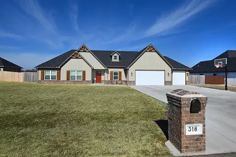 318 E Bandera St, Stillwater, OK 74074