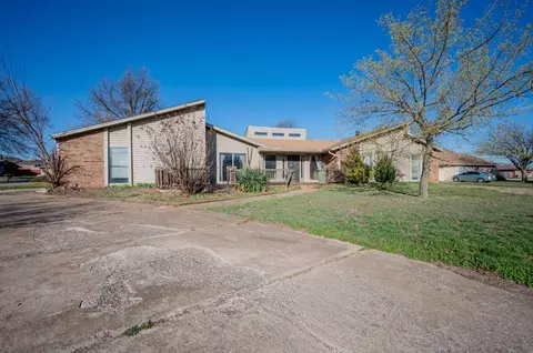 3201 N Meadowood Dr, Oklahoma City, OK 73110