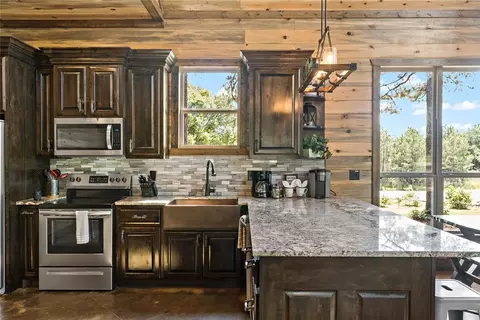 Kitchen - 7 Blue Maple Trl, Broken Bow, OK 74728 photo 3 of 3